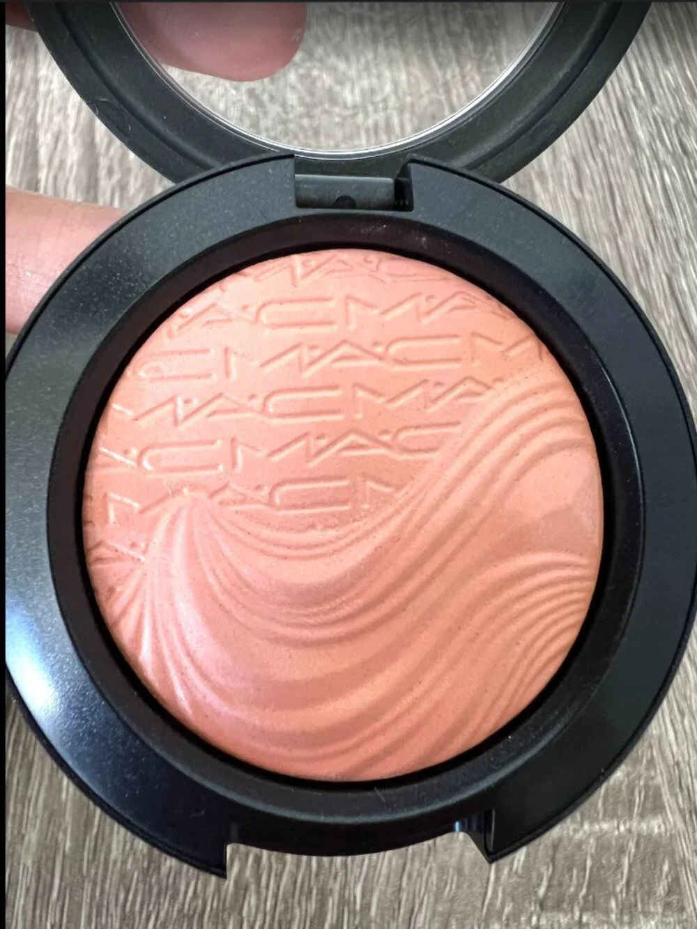 New w/o Box MAC Extra Dimension Blush Blazing Haute